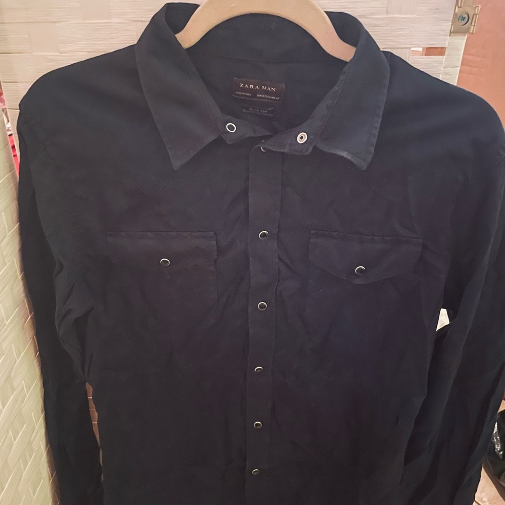 Zara Man navy blue elegant long sleeve shirt with stylish black buttons